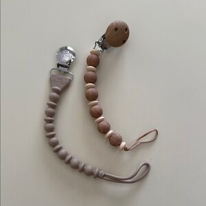 2 Bead Pacifier Clip brand new no tags - 1 is mushie & 1 is itzy ritzy